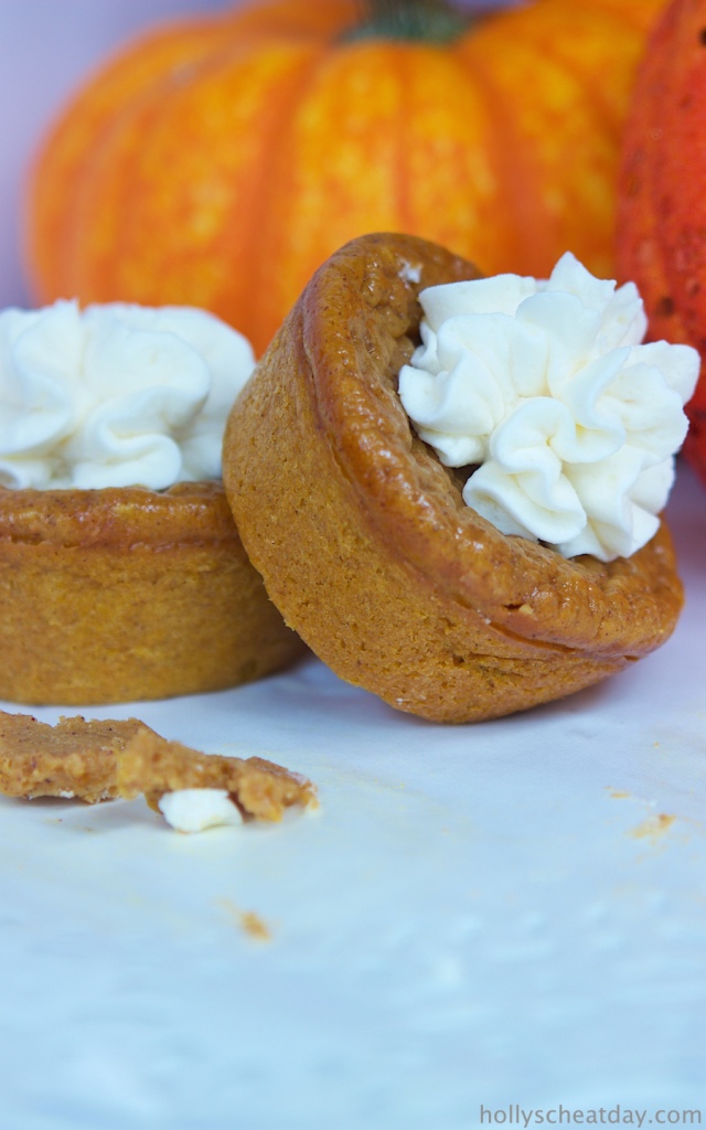 Pumpkin-Pie-Cupcakes |  hollyscheatday.com