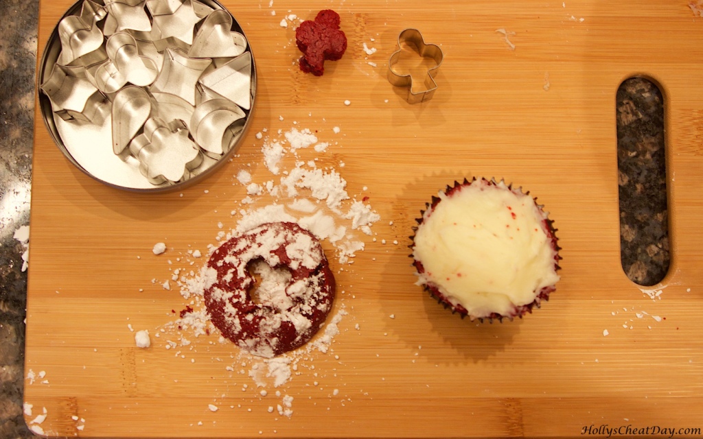 easy-red-velvet-cupcakes | HollysCheatDay.com