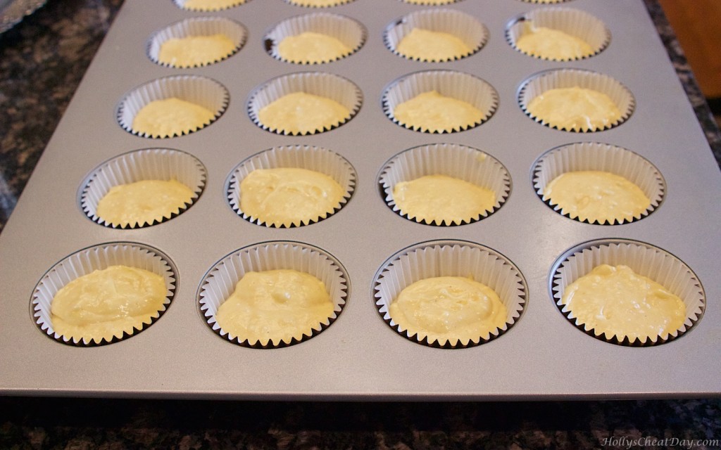 mardi-gras-cupcakes| HollysCheatDay.com