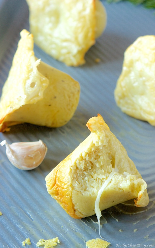 garlic-cheese-puddings| HollysCheatDay.com