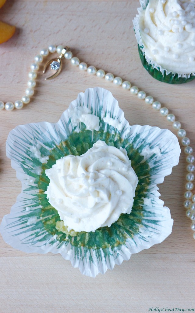 lady-peach-cupcakes| HollysCheatDay.com