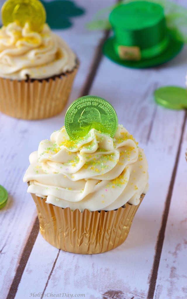 liquored-leprechaun-cupcakes | HollysCheatDay.com