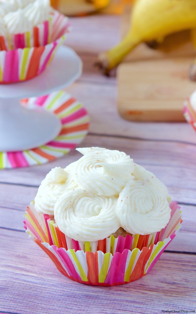 tipsy-monkey-cupcakes| HollysCheatDay.com