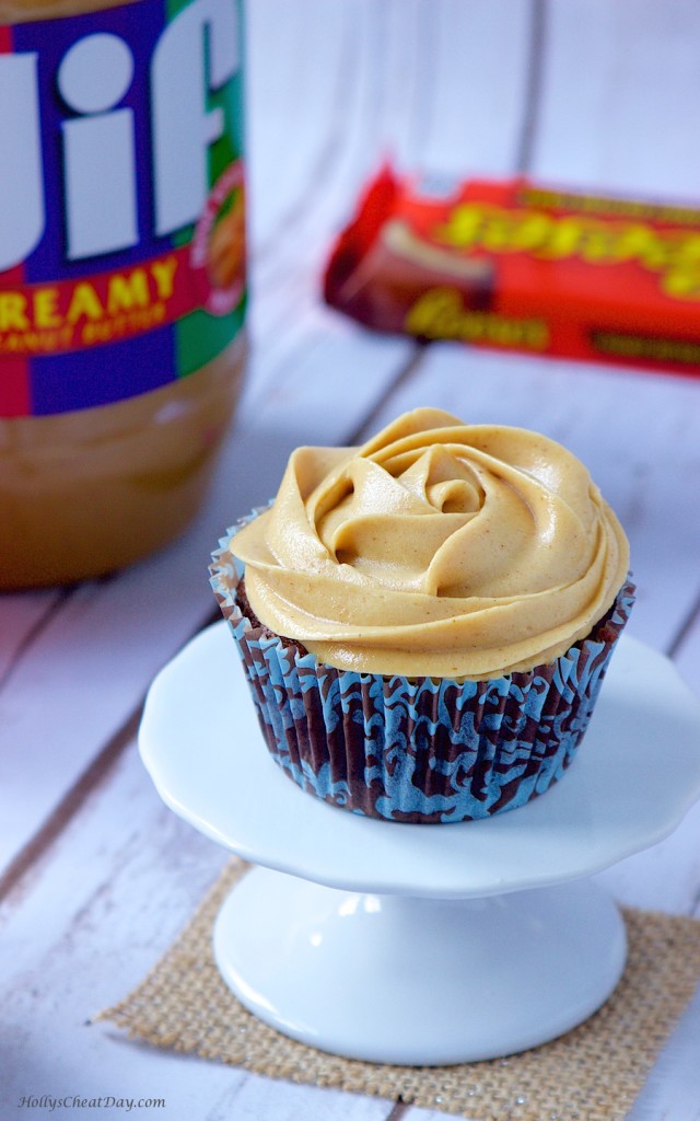 peanut-butter-cup-cupcakes| HollysCheatDay.com