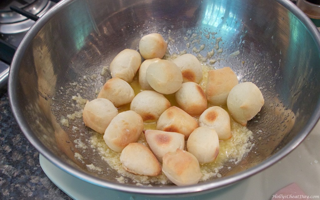 garlic-parmesan-breadstick-bites| HollysCheatDay.com