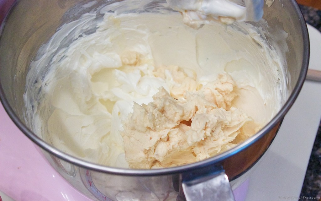 white-chocolate-cream-cheese-puffs| HollysCheatDay.com