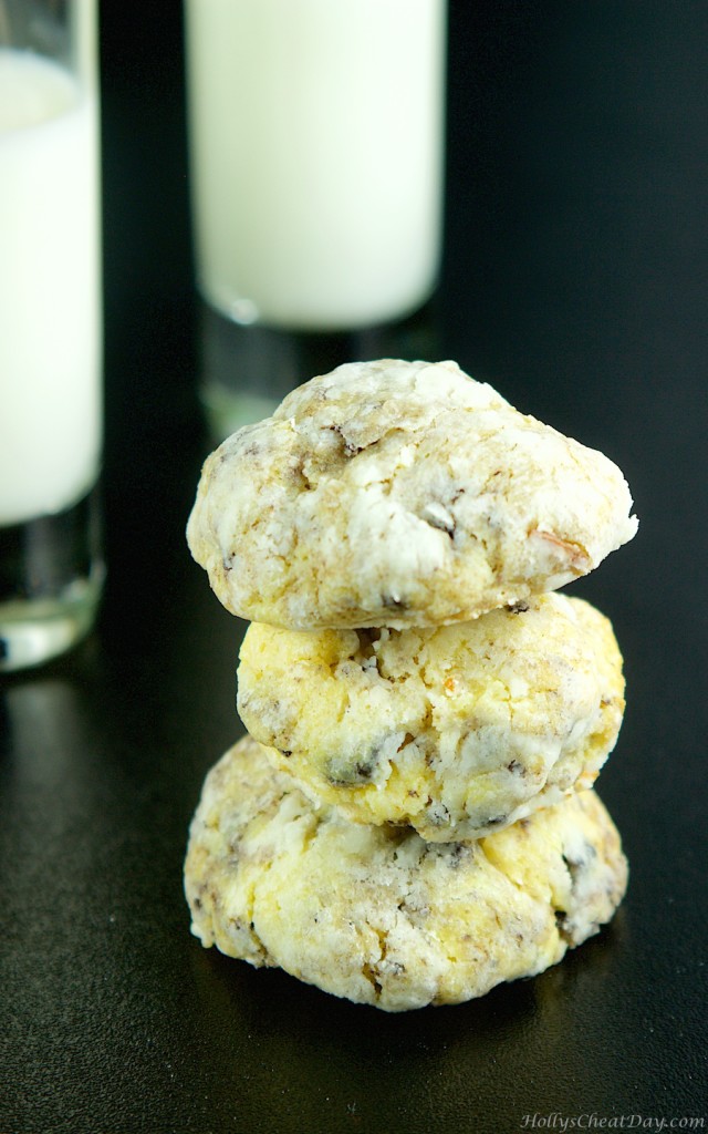 gooey-cookies-and-cream-cookies | HollysCheatDay.com