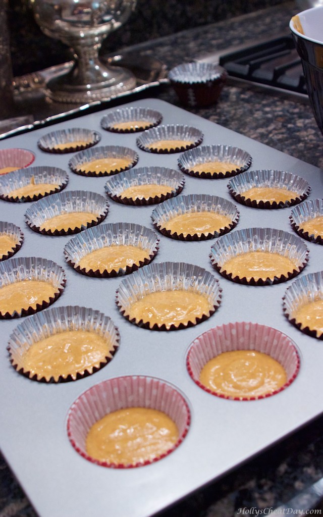 easy-pumpkin-cupcakes-cinnamon-cream-cheese-frosting| HollysCheatDay.com