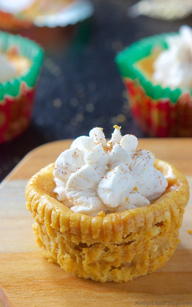 mini-gingerbread-cheesecakes| HollysCheatDay.com