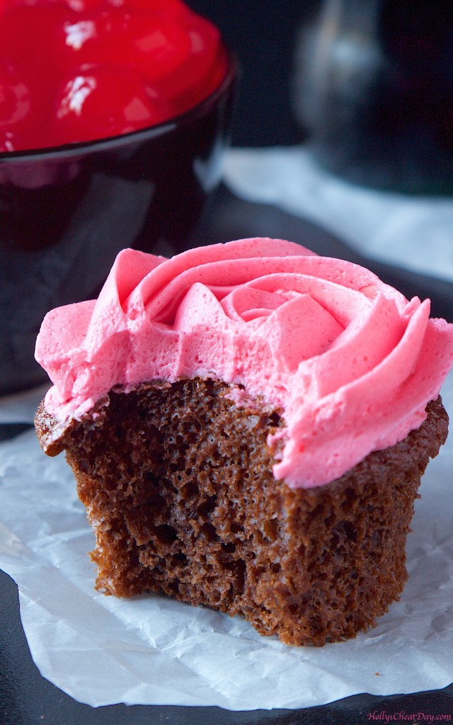 cherry-coke-cupcakes| HollysCheatDay.com