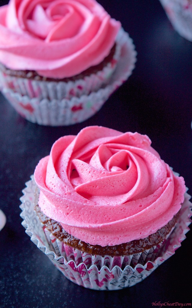 cherry-coke-cupcakes| HollysCheatDay.com