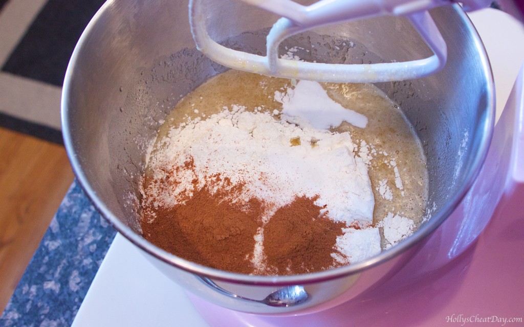 carrot-cupcake-cinna-brown-sugar-cream-cheese-frosting| HollysCheatDay.com