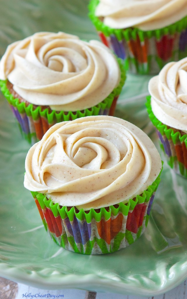 carrot-cupcakes-cinna-brown-sugar-cream-cheese-frosting| HollysCheatDay.com
