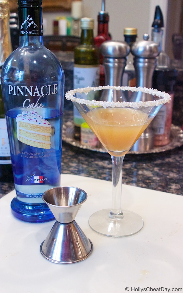 pineapple-champagne-martini| HollysCheatDay.com
