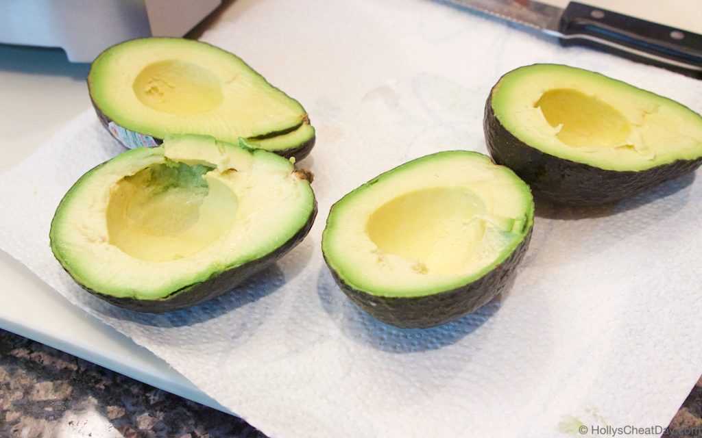easy-avocado-hummus| hollyscheatday.com