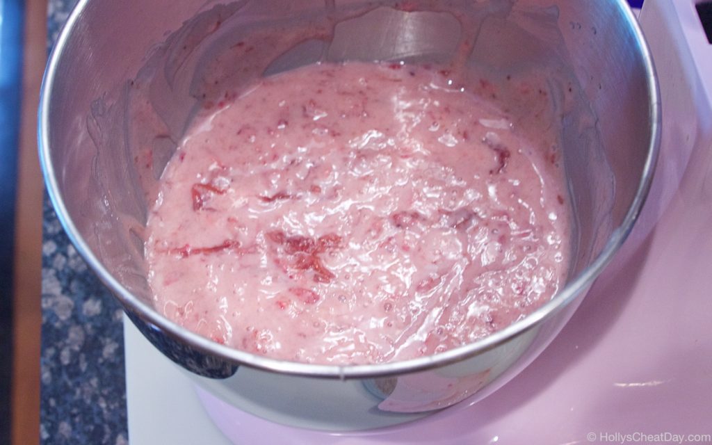 easy-strawberry-cream-pie | HollysCheatDay.com