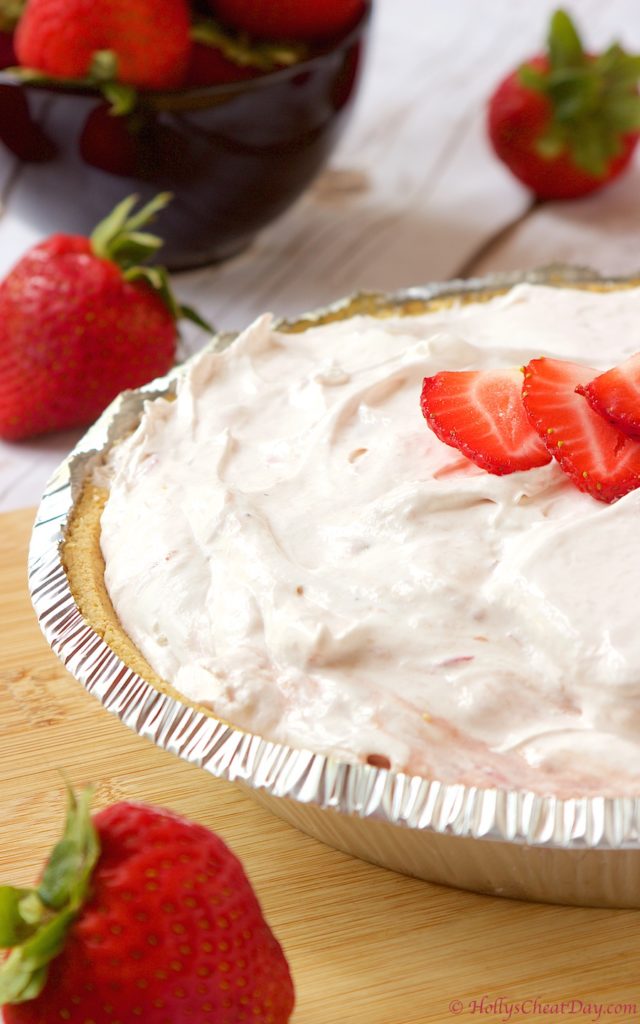 easy-strawberry-cream-pie| HollysCheatDay.com