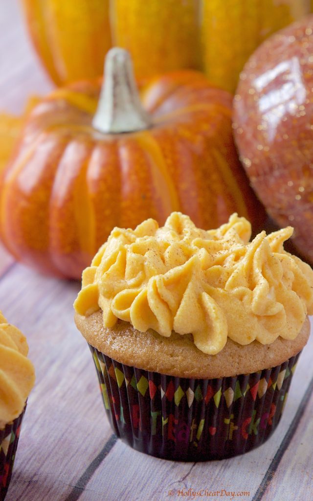 spiced-cupcakes-with-pumpkin-cream-cheese-frosting | HollysCheatDay.com