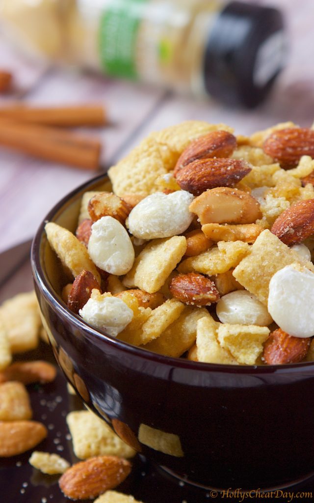 Brown-Sugar-and-Spice-Chex-Mix | HollysCheatDay.com