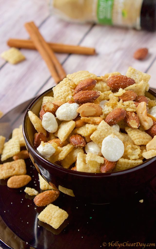 Brown-Sugar-and-Spice-Chex-Mix | HollysCheatDay.com