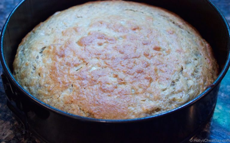 Banana Bread Bottom Cheesecake - HOLLY'S CHEAT DAY